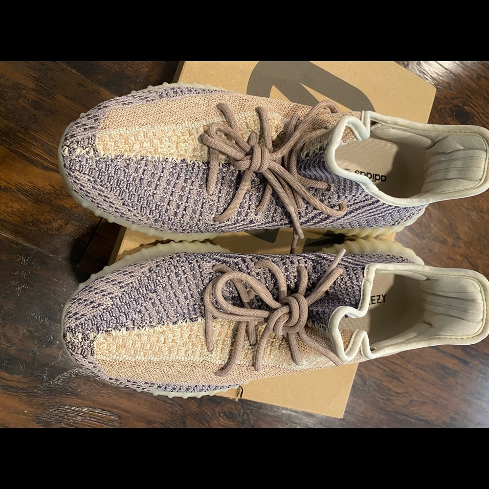 Yeezy Pearl Sz 12 slightly used